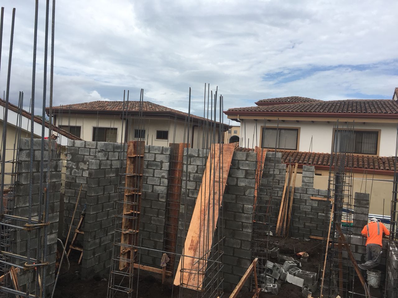 https://www.dannapazconstrucciones.com/Casa 57 Condominio Villangel