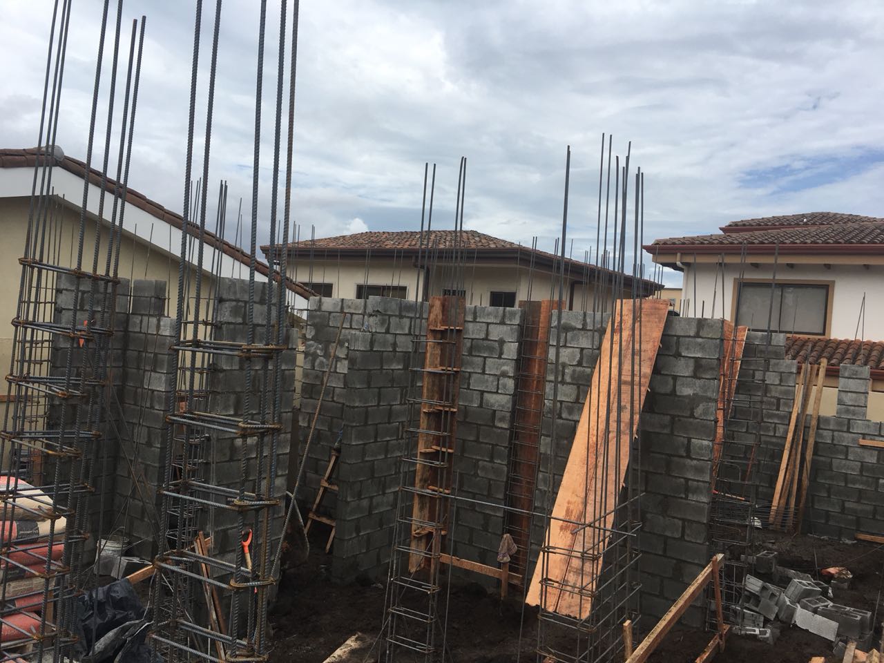 https://www.dannapazconstrucciones.com/Casa 57 Condominio Villangel