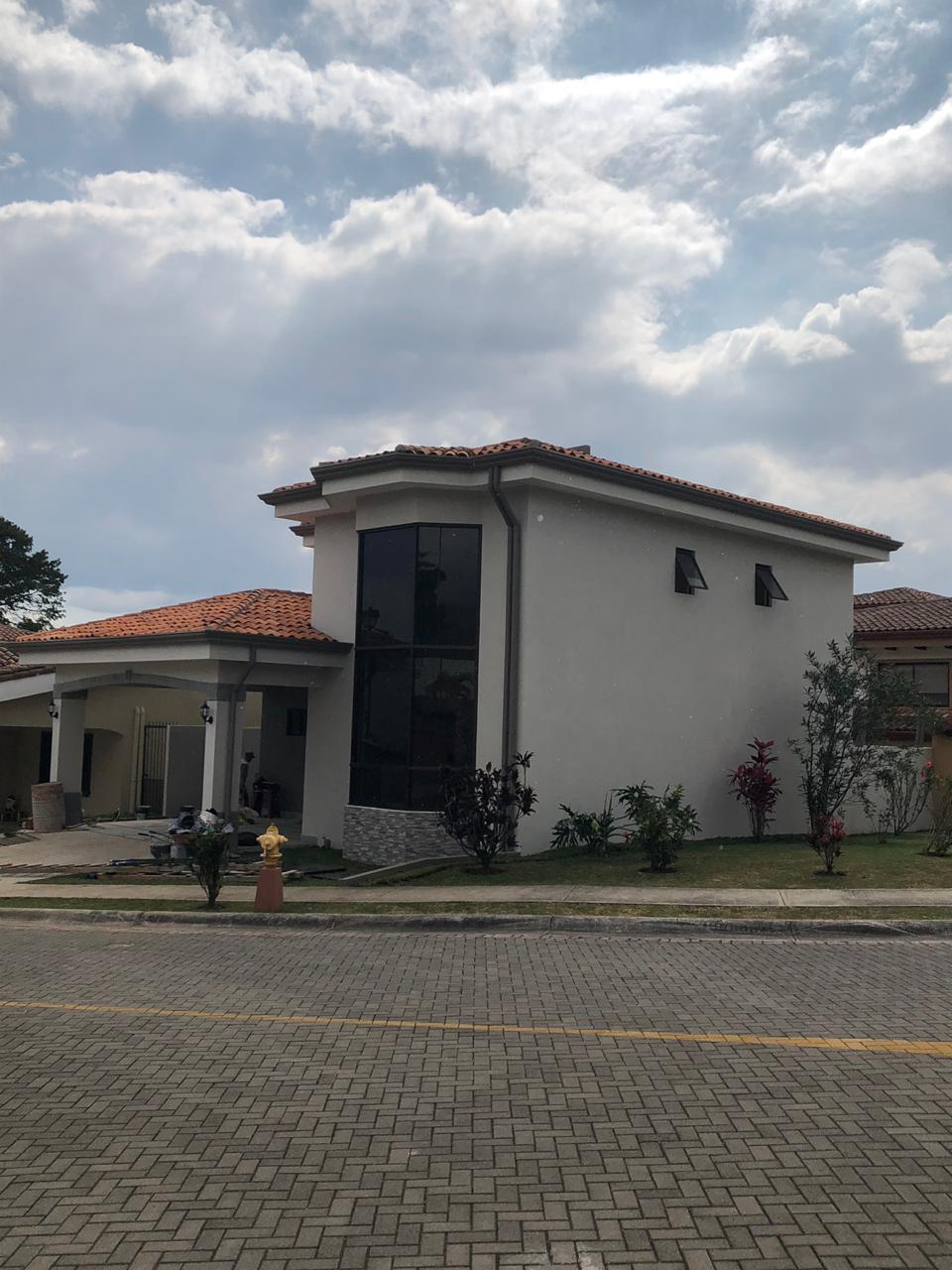 https://www.dannapazconstrucciones.com/Casa 57 Condominio Villangel