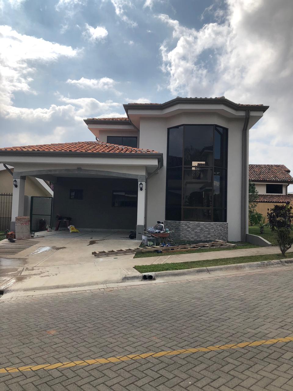 https://www.dannapazconstrucciones.com/Casa 57 Condominio Villangel